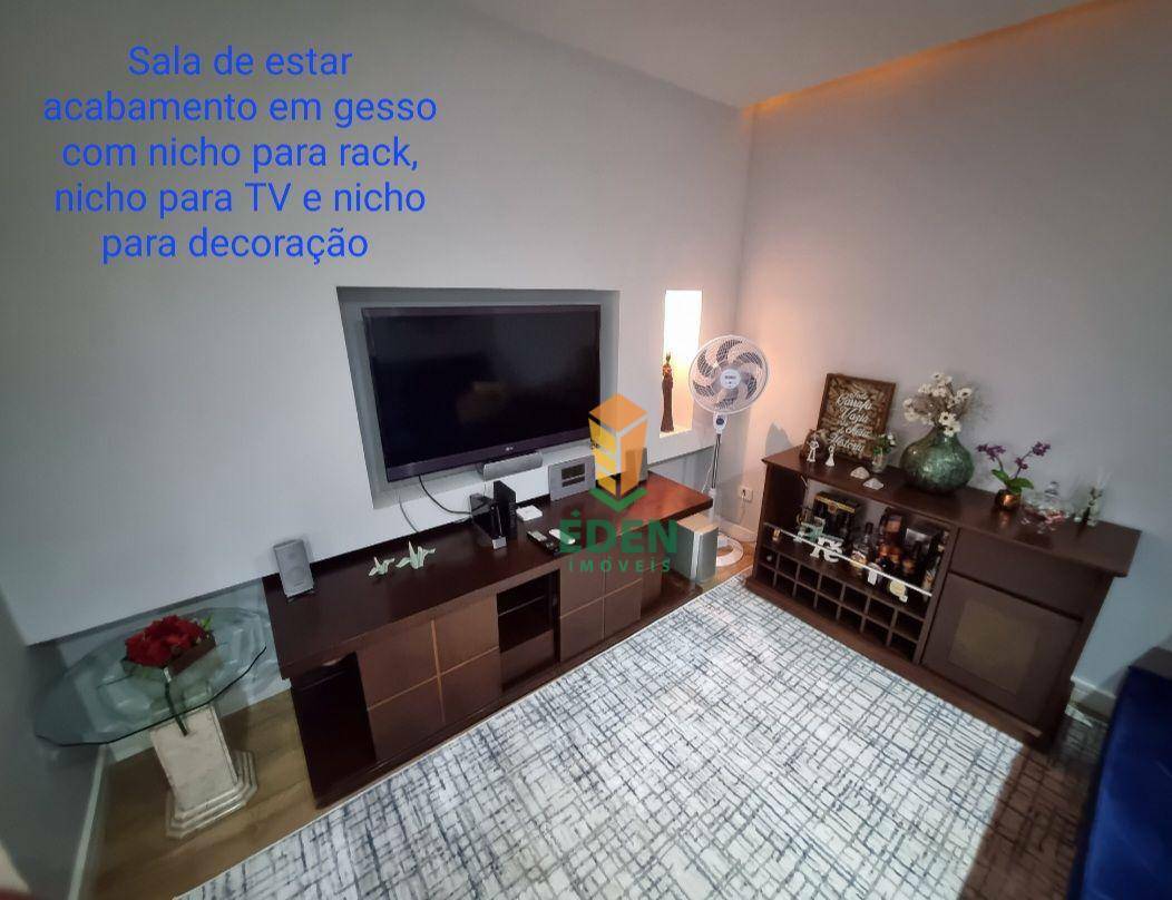 Casa à venda com 3 quartos, 194m² - Foto 4