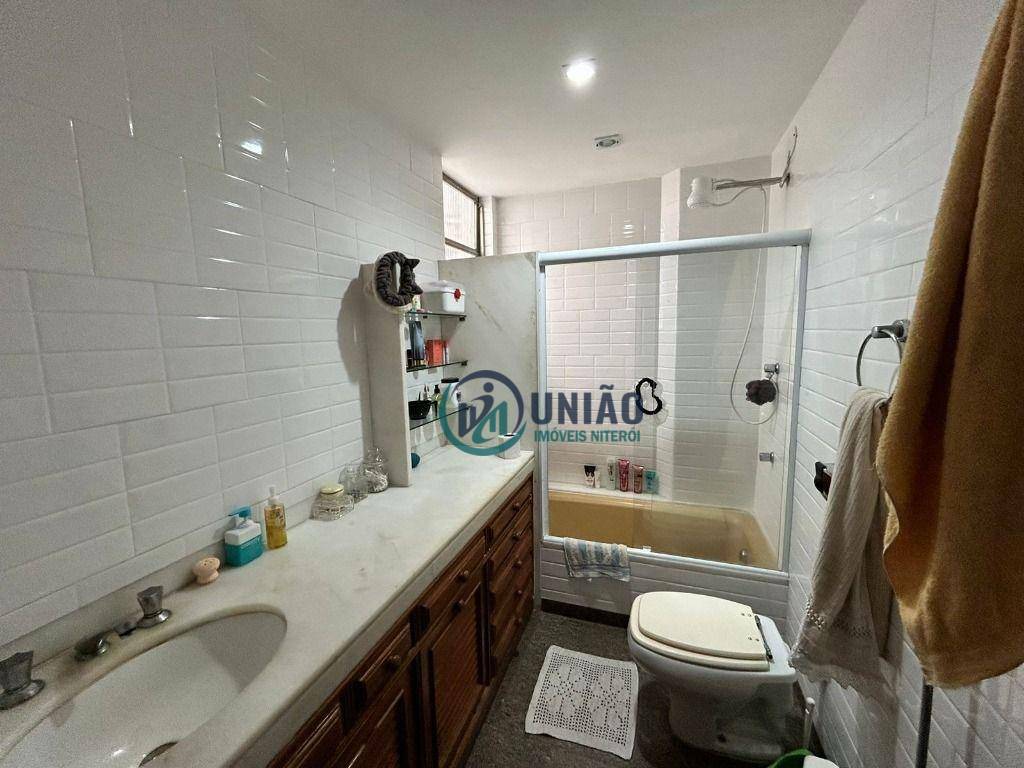 Apartamento à venda com 3 quartos, 204m² - Foto 14