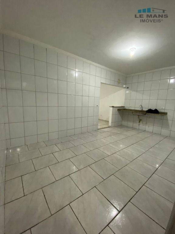 Casa à venda com 2 quartos, 69m² - Foto 5