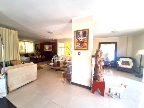 Casa para alugar com 6 quartos, 400m² - Foto 14