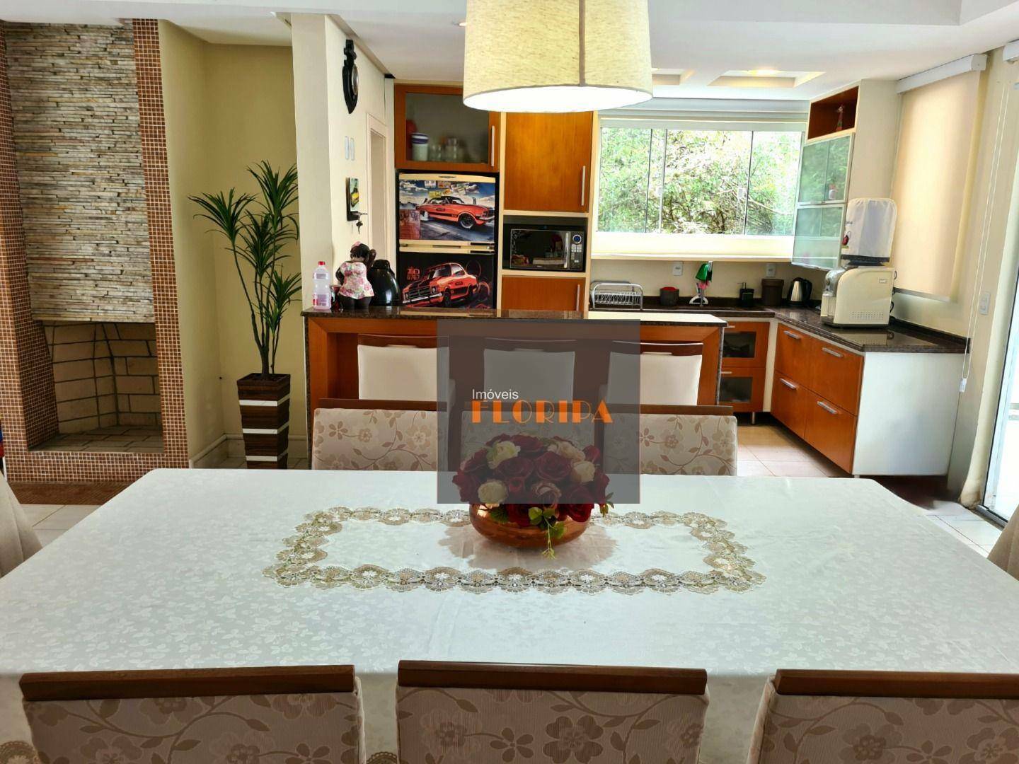 Casa à venda com 4 quartos, 217m² - Foto 4