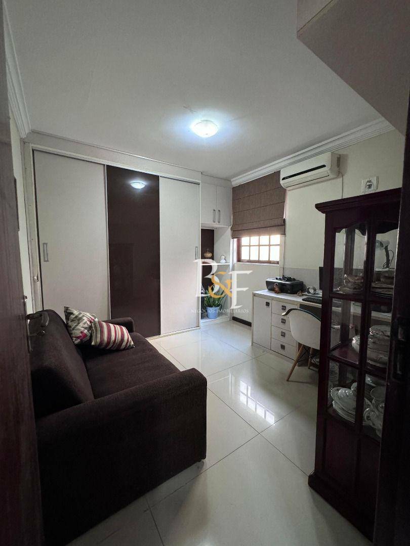 Casa de Condomínio à venda com 4 quartos, 250m² - Foto 16