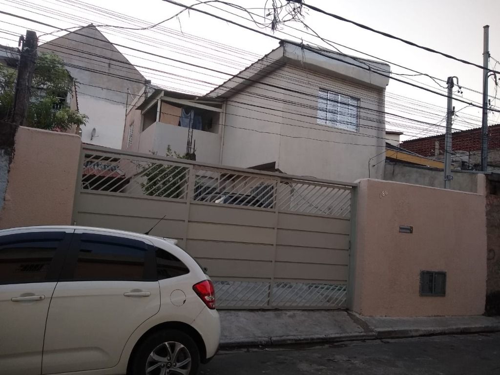 Sobrado à venda com 5 quartos, 150m² - Foto 1