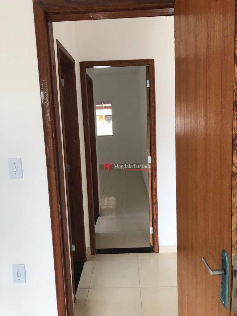 Casa à venda com 2 quartos, 60m² - Foto 4