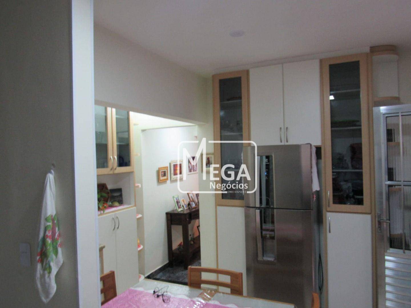 Casa à venda com 4 quartos, 250m² - Foto 4