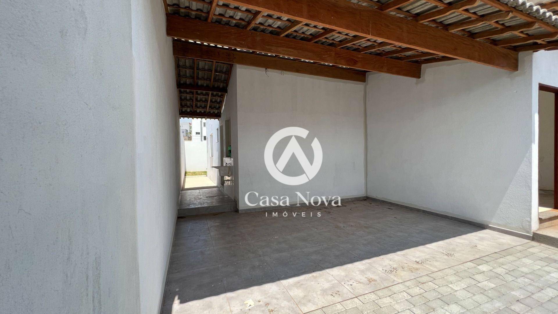 Casa à venda com 3 quartos, 138m² - Foto 2