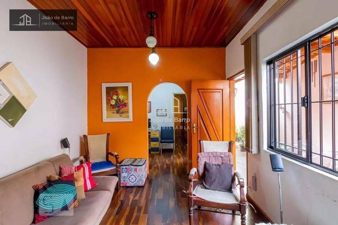 Casa à venda com 4 quartos, 166m² - Foto 4