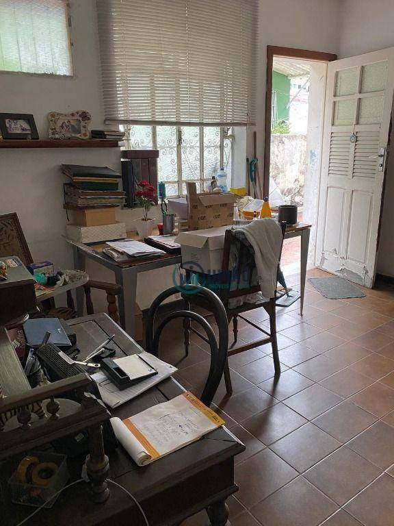 Casa à venda com 5 quartos, 200m² - Foto 14