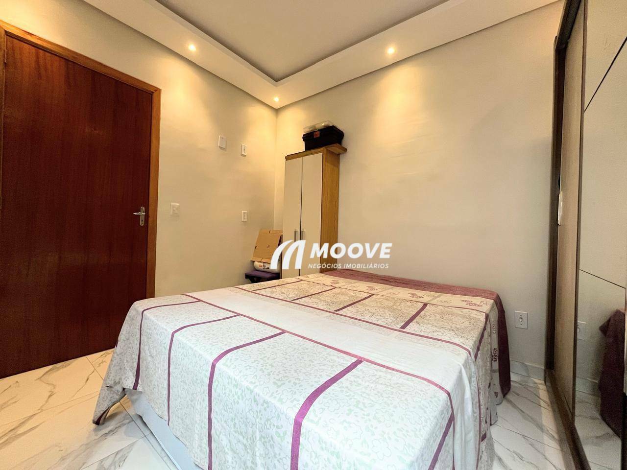 Casa à venda com 2 quartos, 60m² - Foto 9
