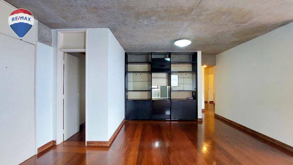 Apartamento para alugar com 3 quartos, 127m² - Foto 4