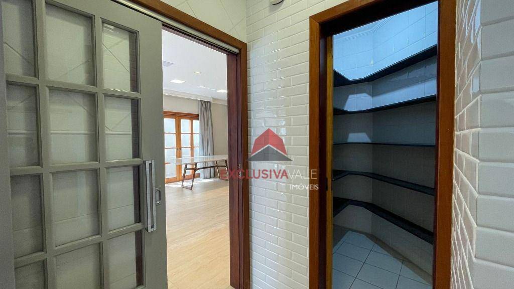 Casa de Condomínio à venda com 4 quartos, 420m² - Foto 18