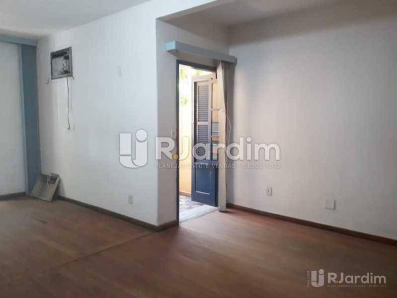 Casa para alugar com 4 quartos, 400m² - Foto 19