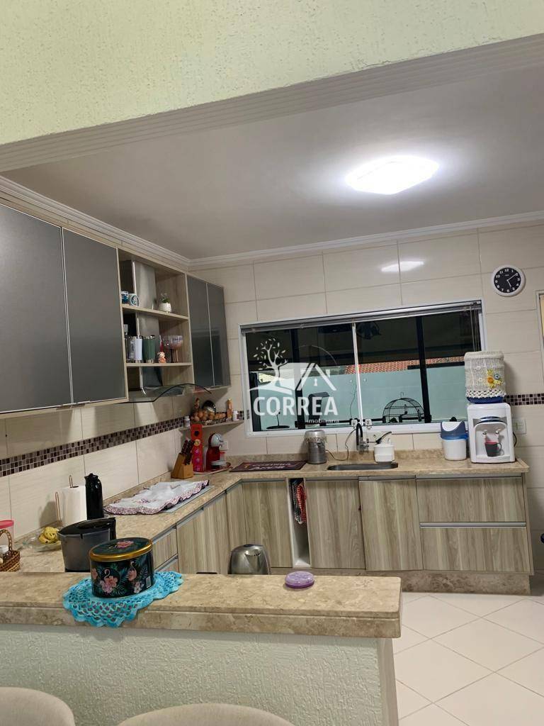 Casa à venda com 3 quartos, 240m² - Foto 4