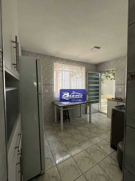 Sobrado à venda com 3 quartos, 221m² - Foto 3