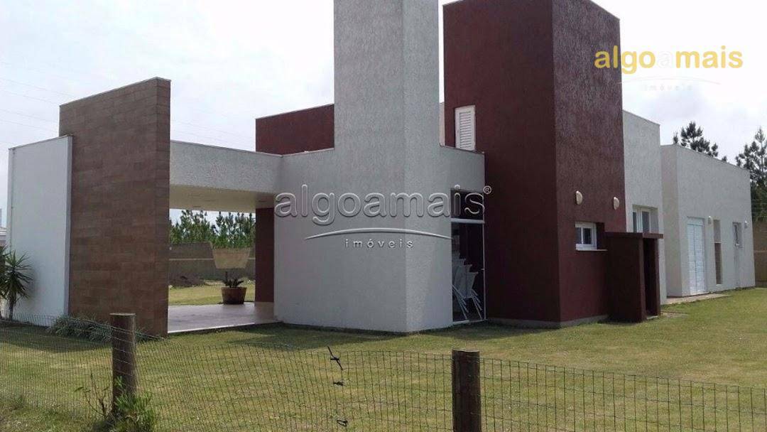 Casa de Condomínio à venda com 3 quartos, 200m² - Foto 2