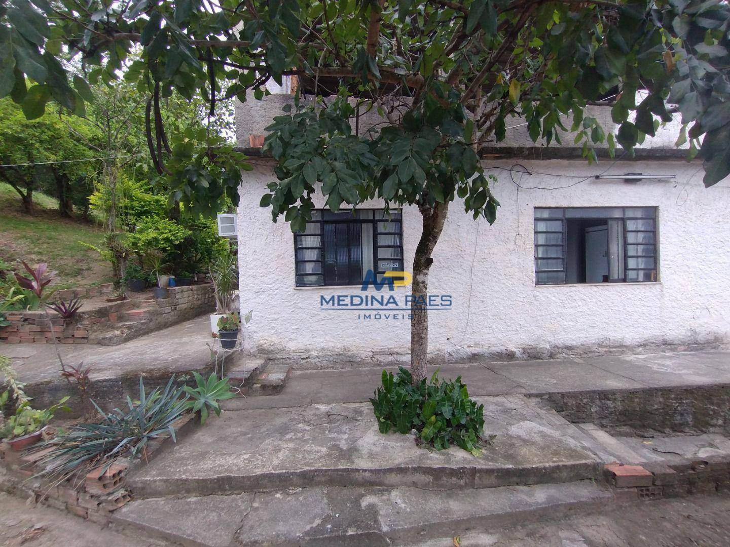 Casa à venda com 4 quartos, 100m² - Foto 1