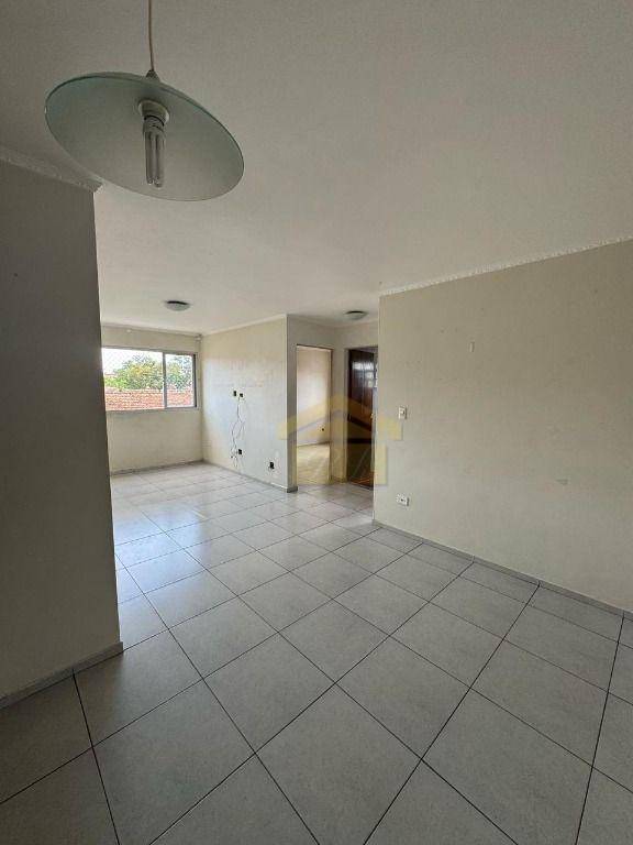 Apartamento à venda com 2 quartos, 63m² - Foto 2