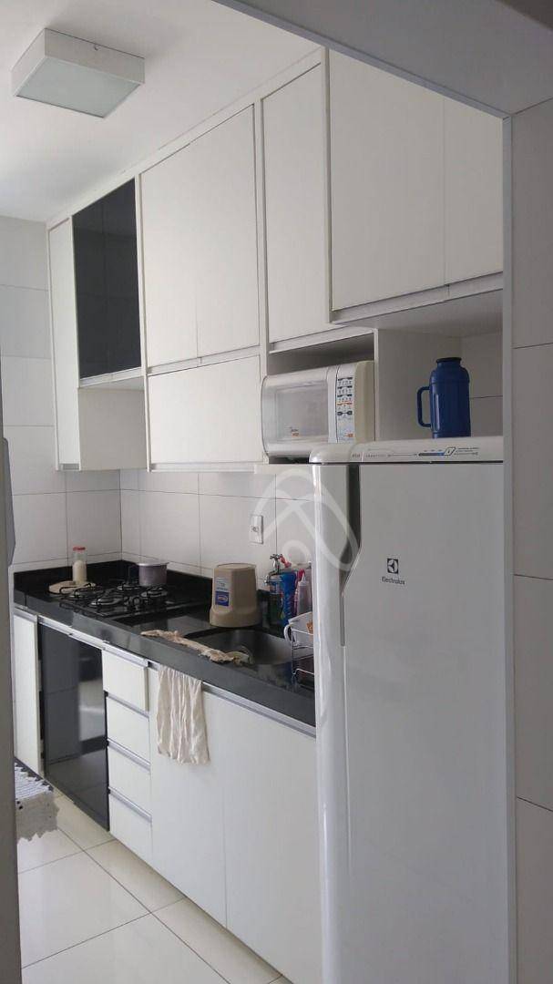 Apartamento à venda com 2 quartos, 72m² - Foto 1