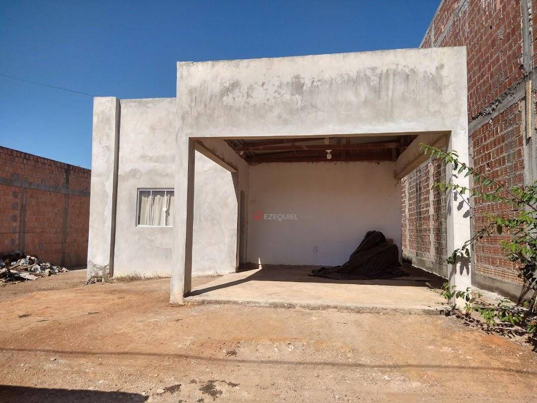 Casa à venda com 3 quartos, 99m² - Foto 1