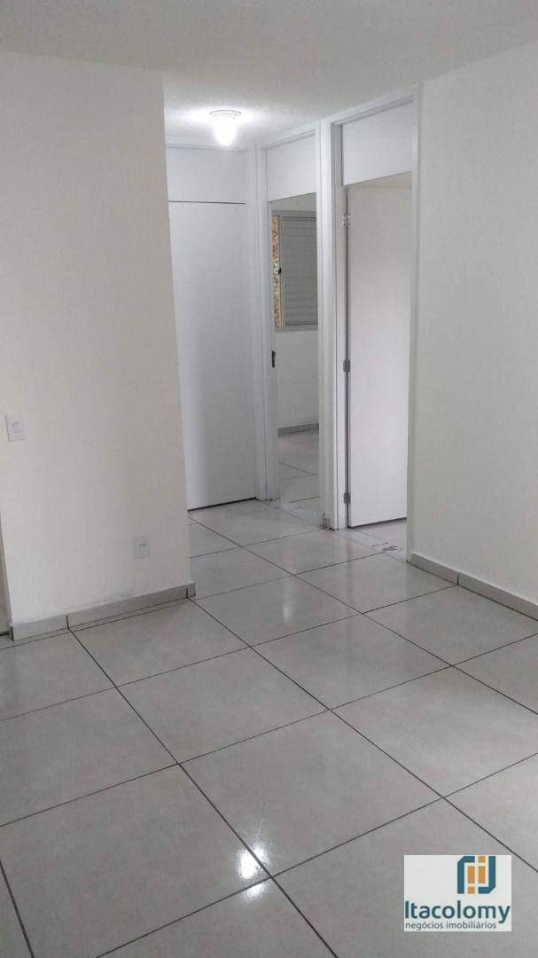 Apartamento à venda com 2 quartos, 43m² - Foto 3