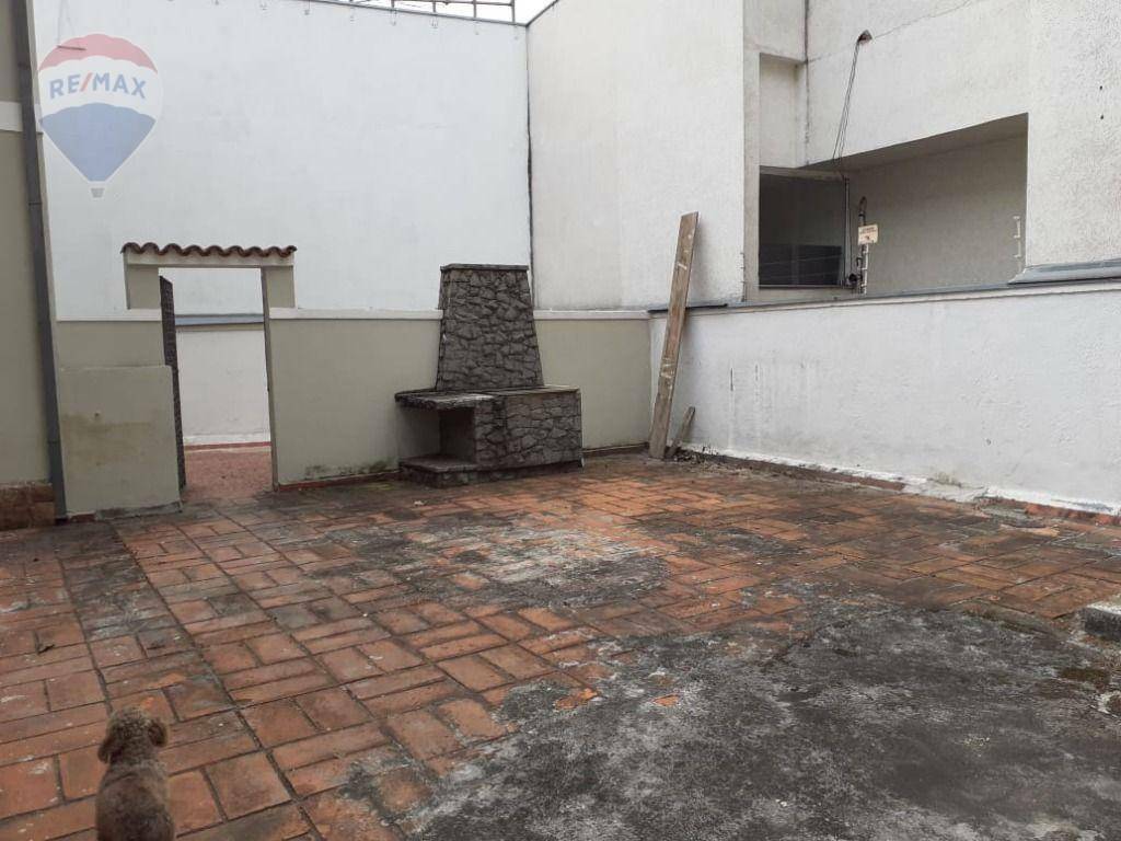 Casa para alugar com 4 quartos, 330m² - Foto 7