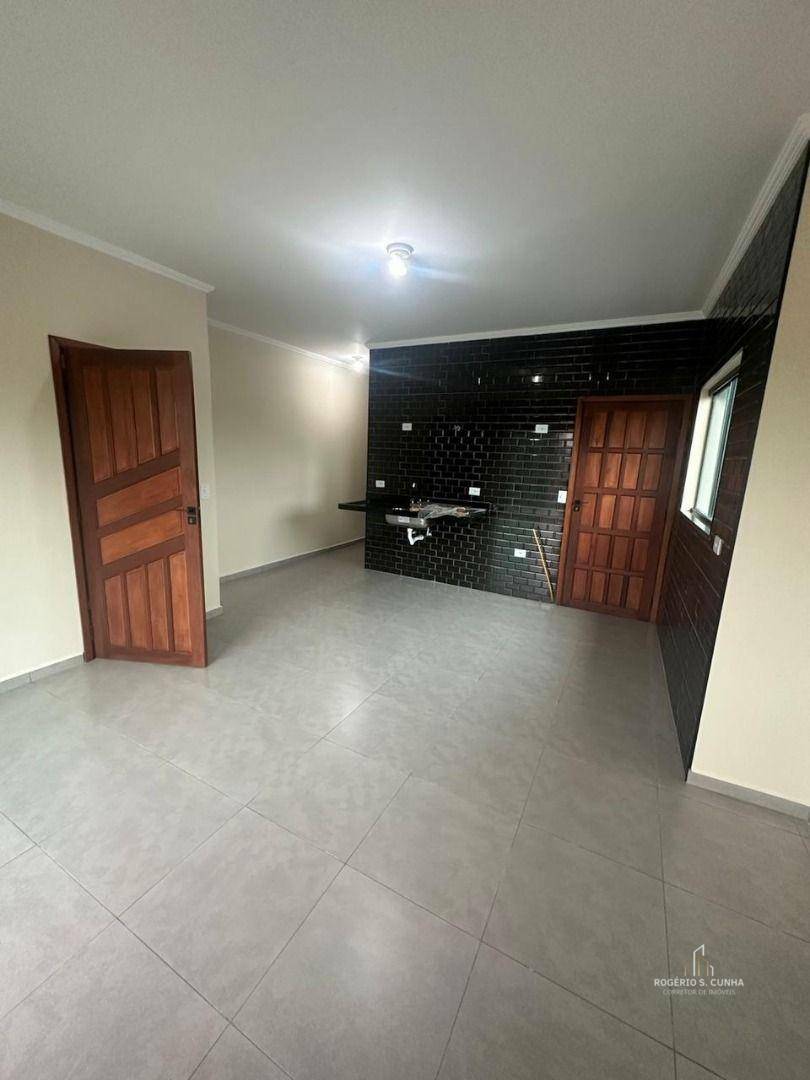 Casa à venda com 2 quartos, 70m² - Foto 9