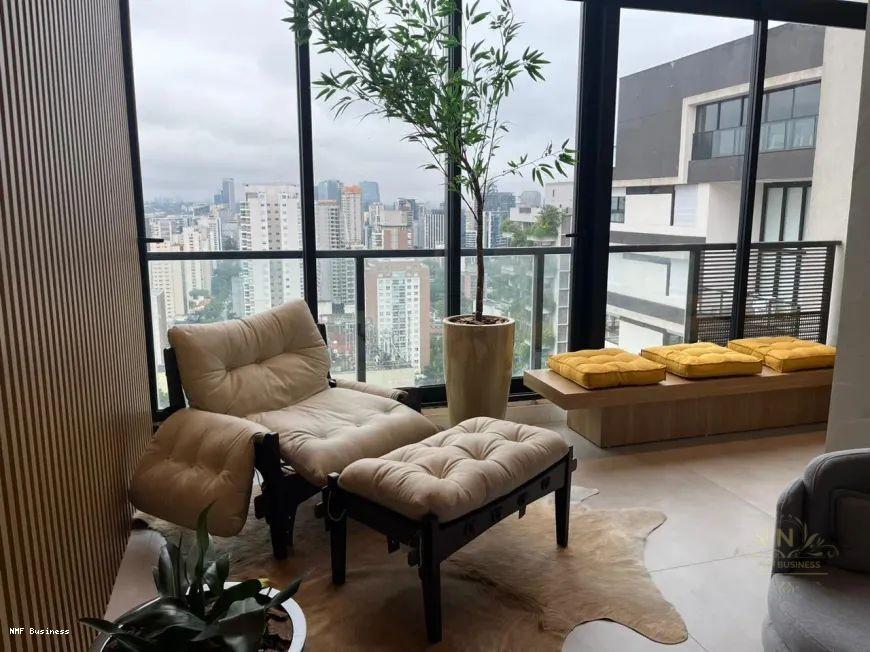 Cobertura à venda com 3 quartos, 215m² - Foto 1