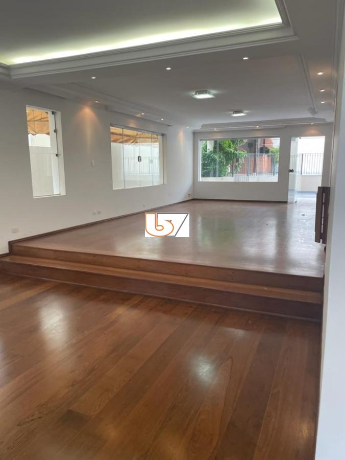 Casa de Condomínio para alugar com 5 quartos, 420m² - Foto 1