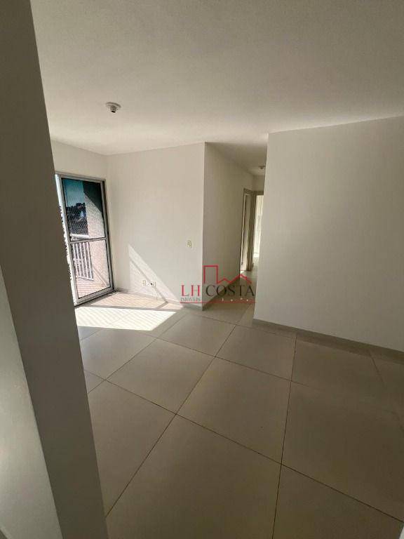 Apartamento à venda com 2 quartos, 62m² - Foto 4