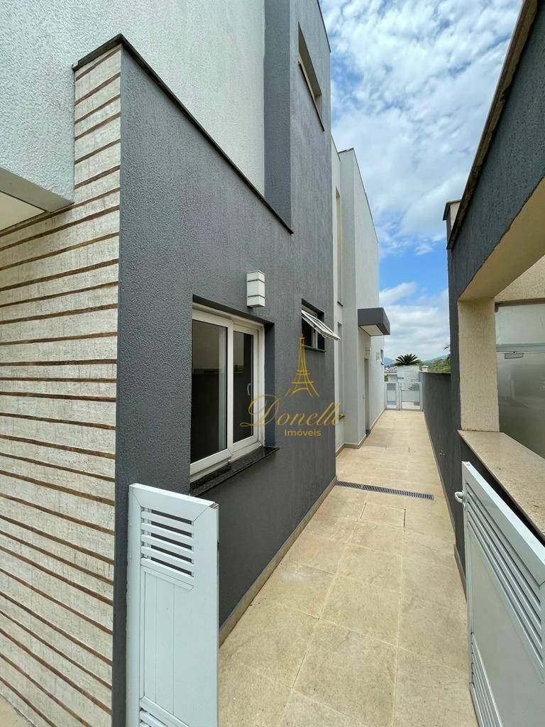 Sobrado à venda com 4 quartos, 300m² - Foto 11