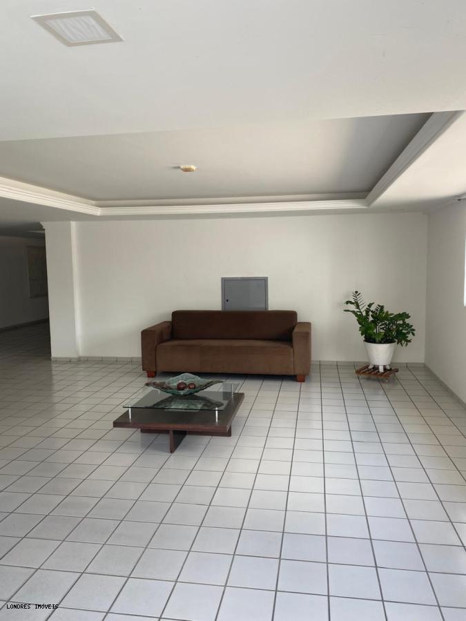 Apartamento para alugar com 2 quartos, 68m² - Foto 3