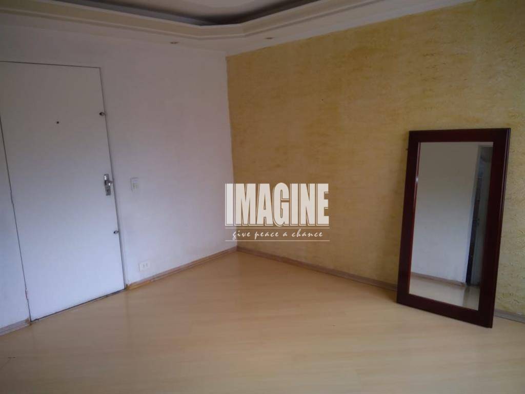 Apartamento à venda com 3 quartos, 70m² - Foto 1