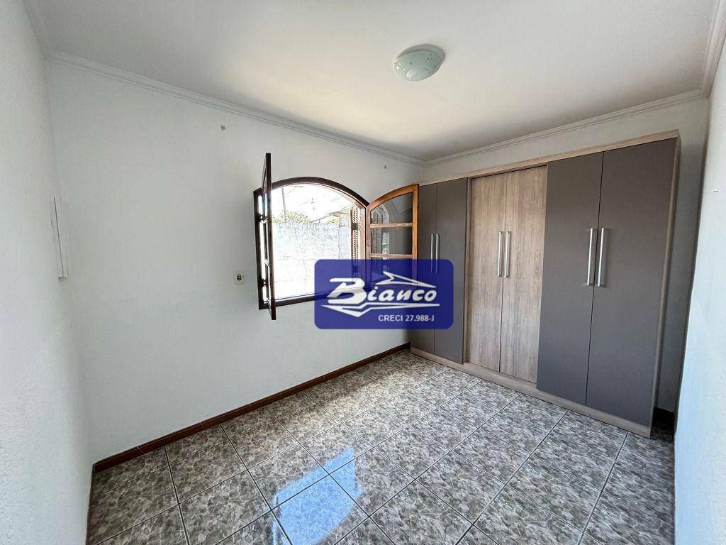 Casa para alugar com 2 quartos, 174m² - Foto 13