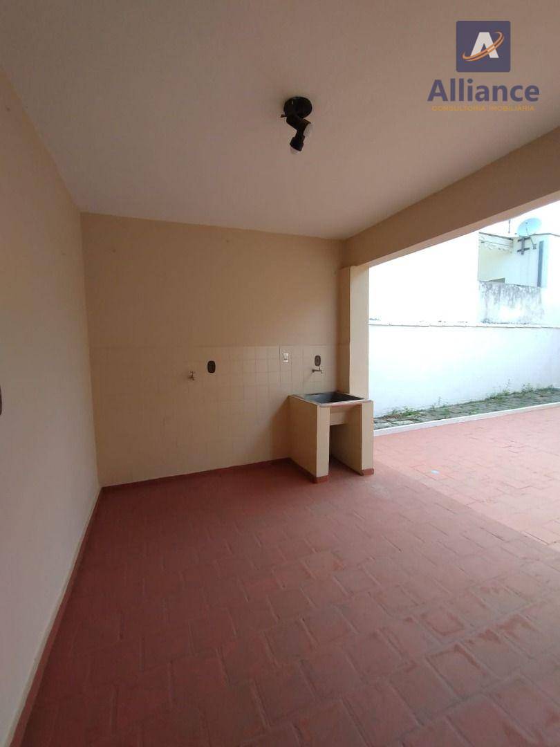 Casa, 3 quartos, 190 m² - Foto 3
