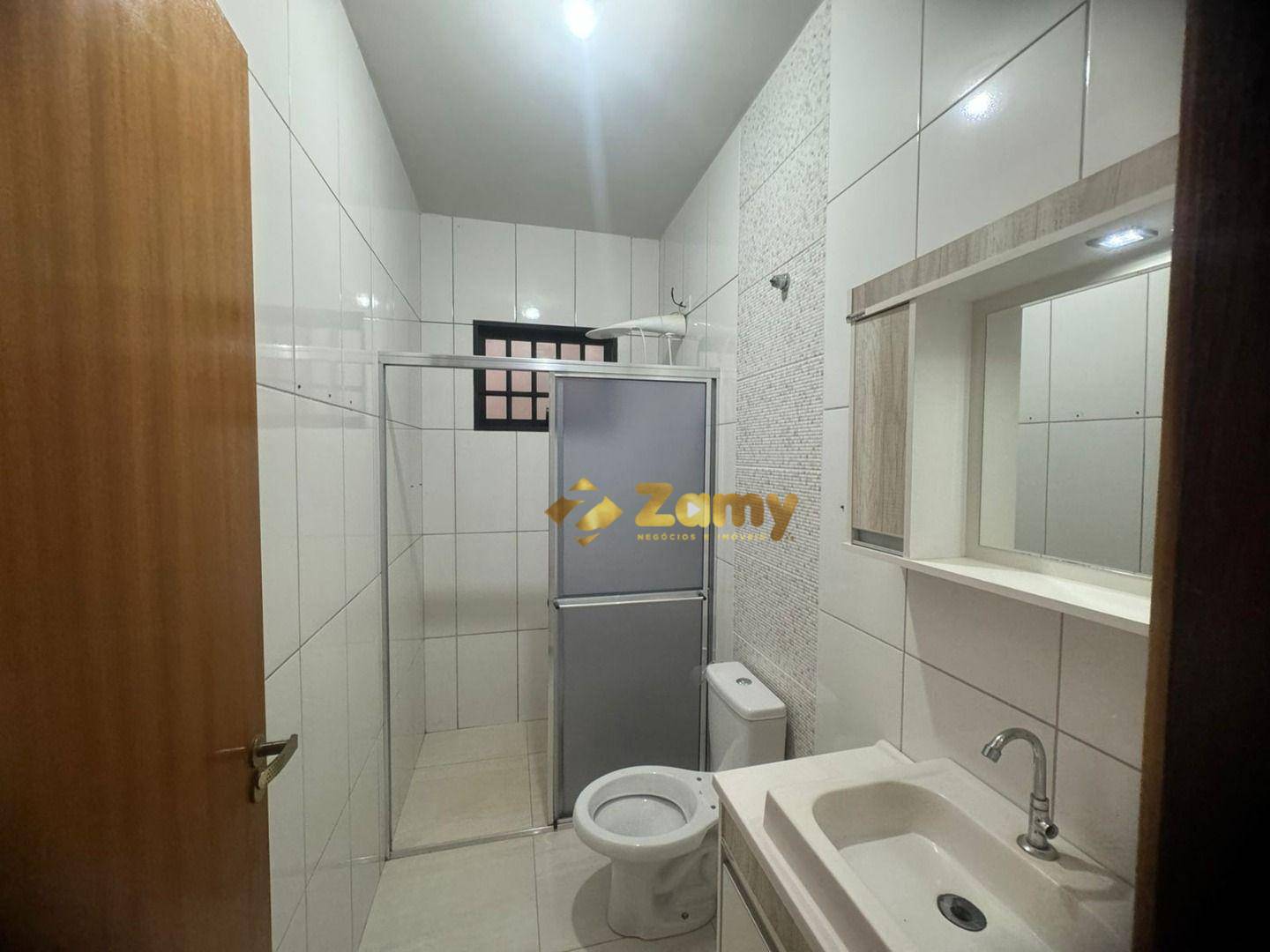 Casa à venda com 2 quartos, 90m² - Foto 2