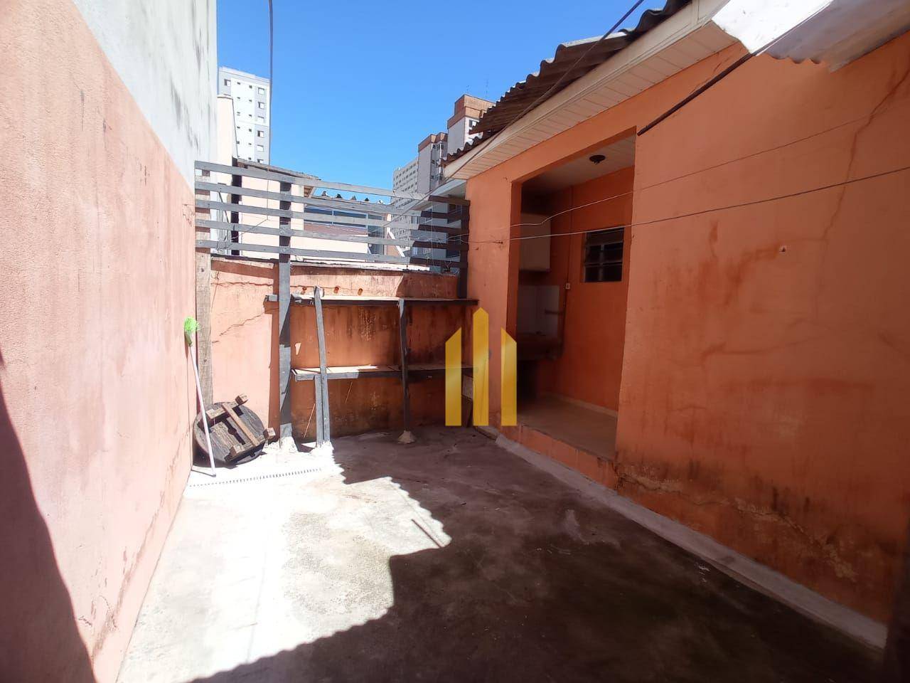 Casa para alugar com 1 quarto, 60m² - Foto 1