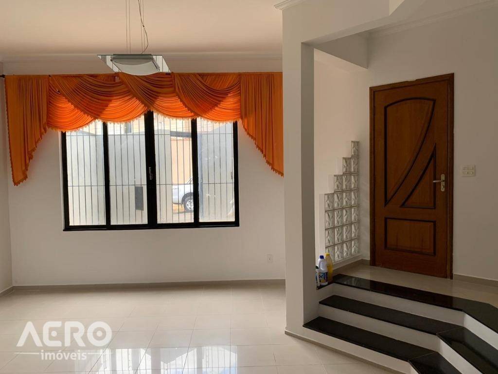 Casa à venda com 4 quartos, 215m² - Foto 6