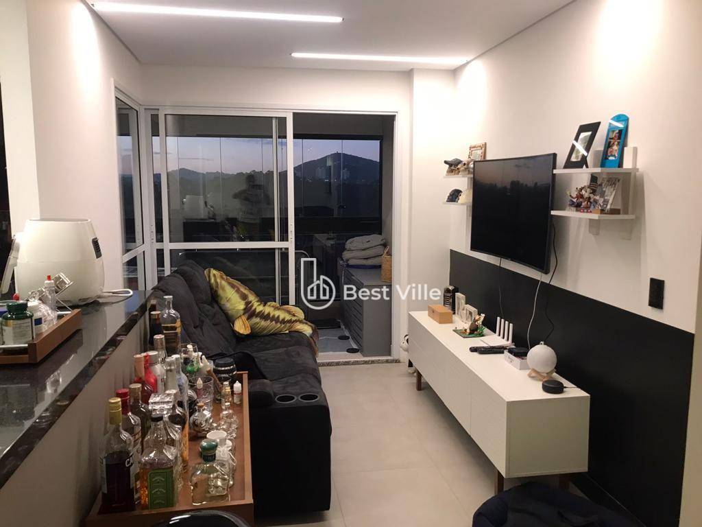 Apartamento à venda com 2 quartos, 64m² - Foto 2