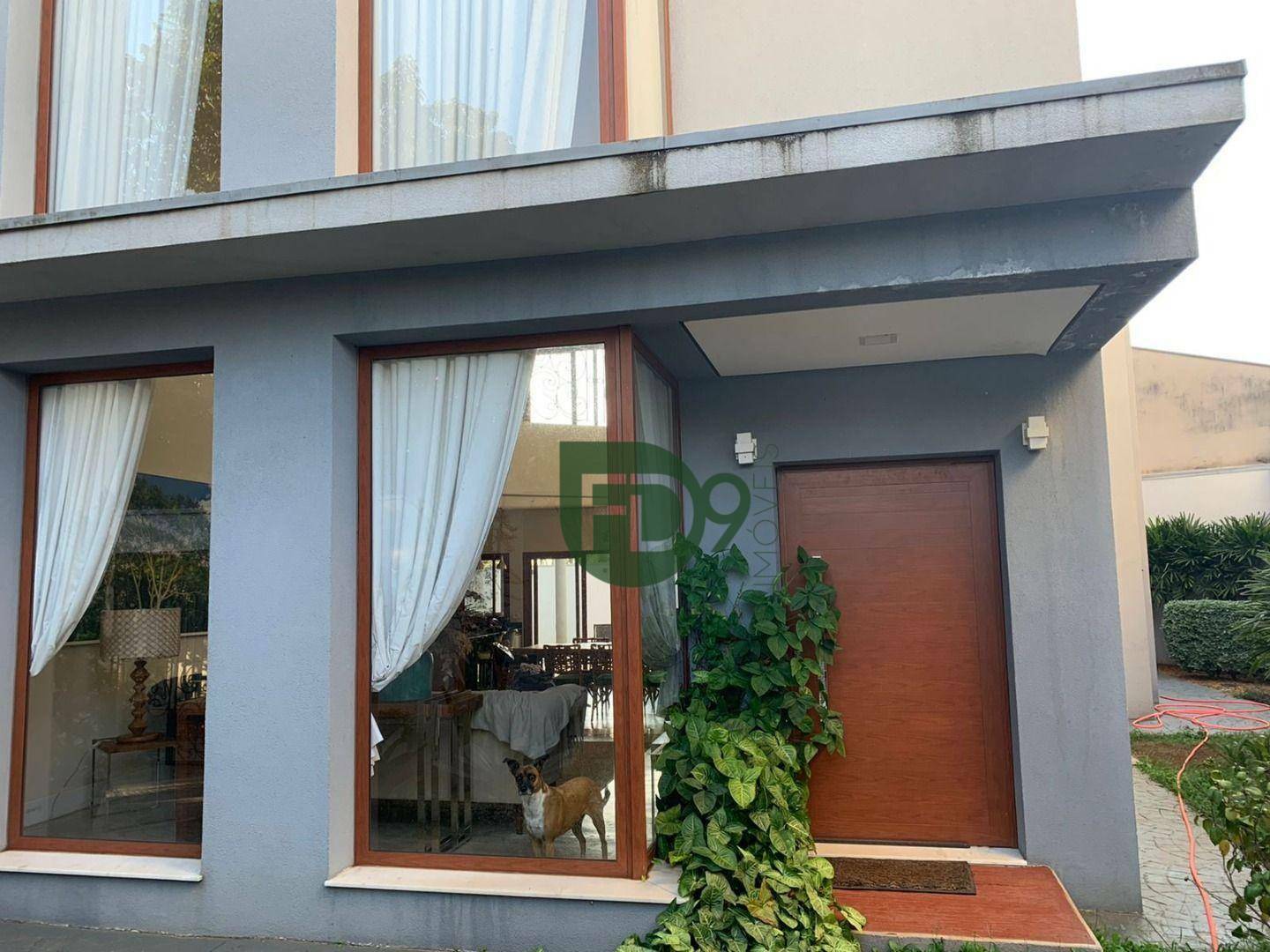 Casa à venda com 4 quartos, 385m² - Foto 2