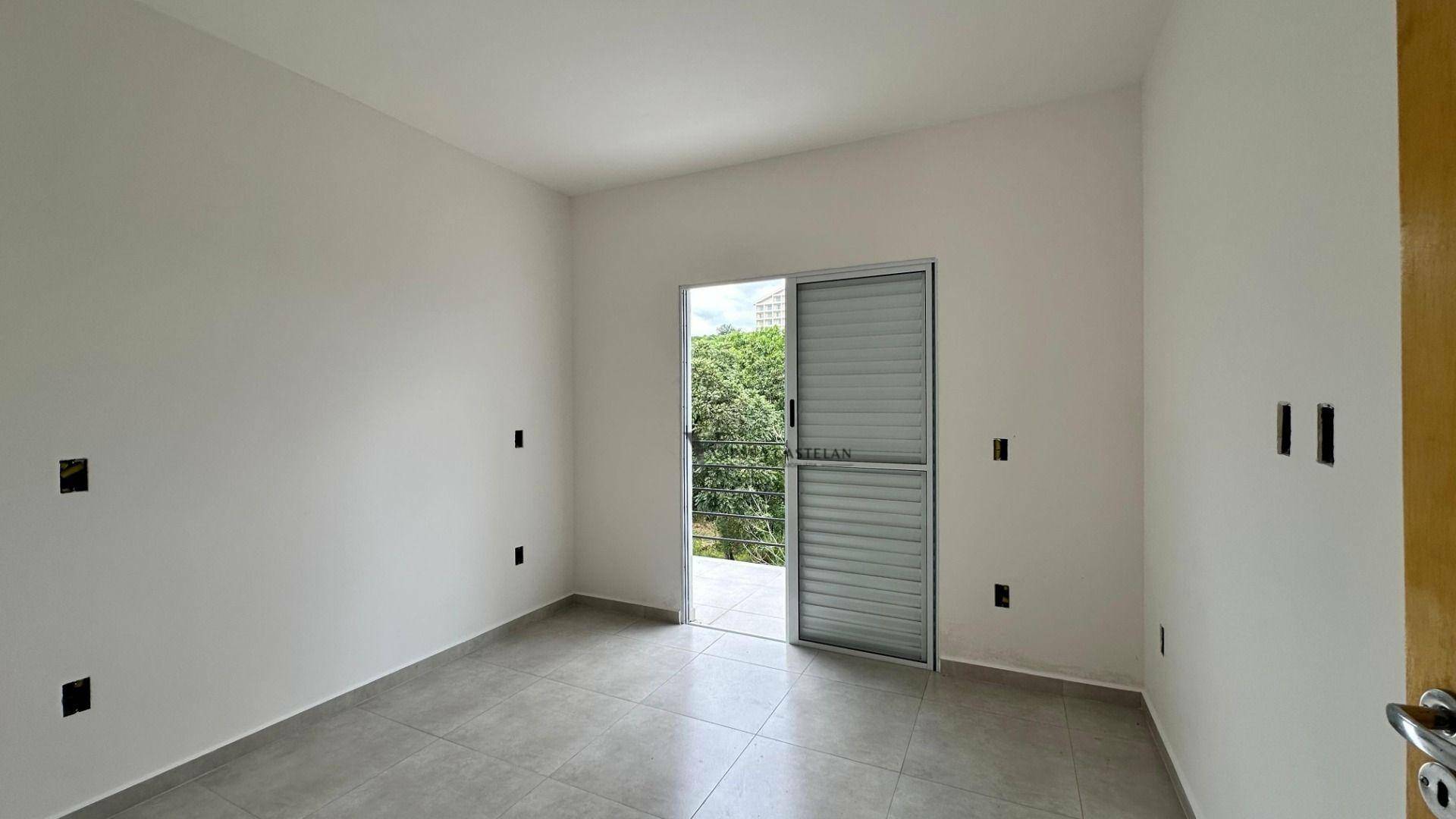 Casa à venda com 2 quartos, 75m² - Foto 4