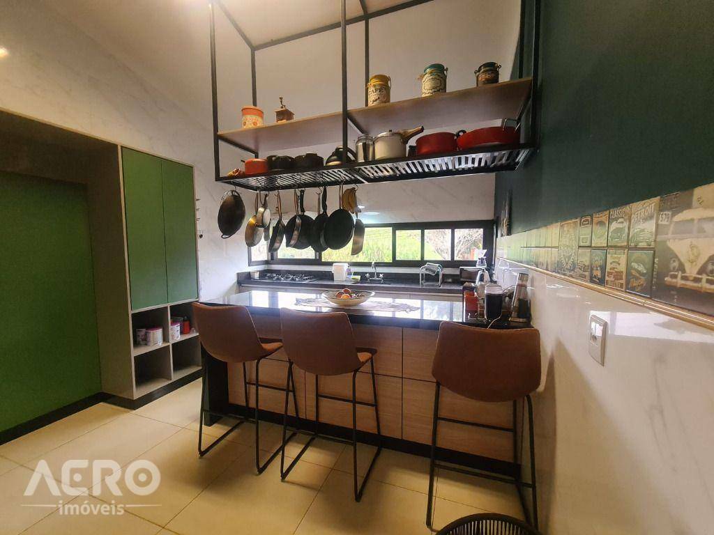 Casa de Condomínio à venda com 3 quartos, 209m² - Foto 13