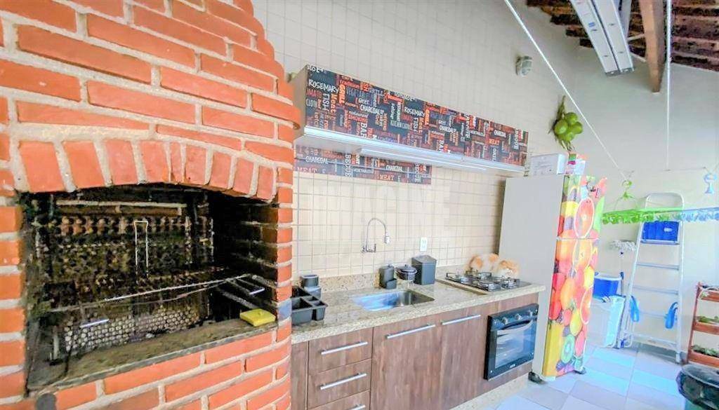 Sobrado à venda com 4 quartos, 300m² - Foto 2