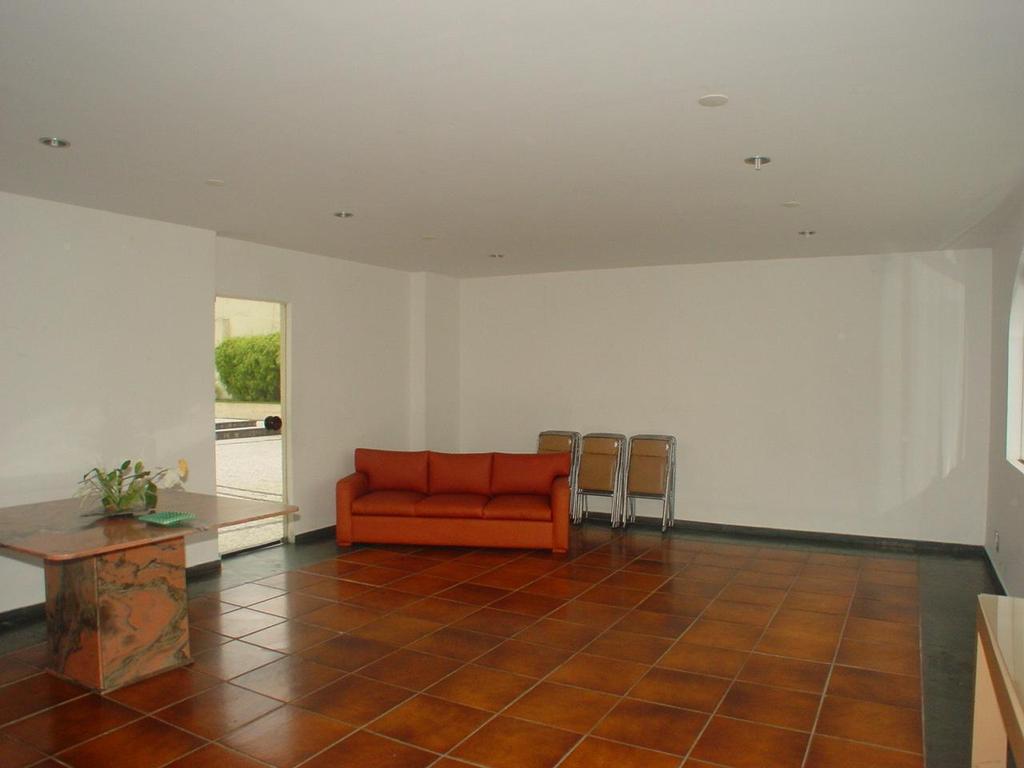 Apartamento à venda com 3 quartos, 160m² - Foto 2