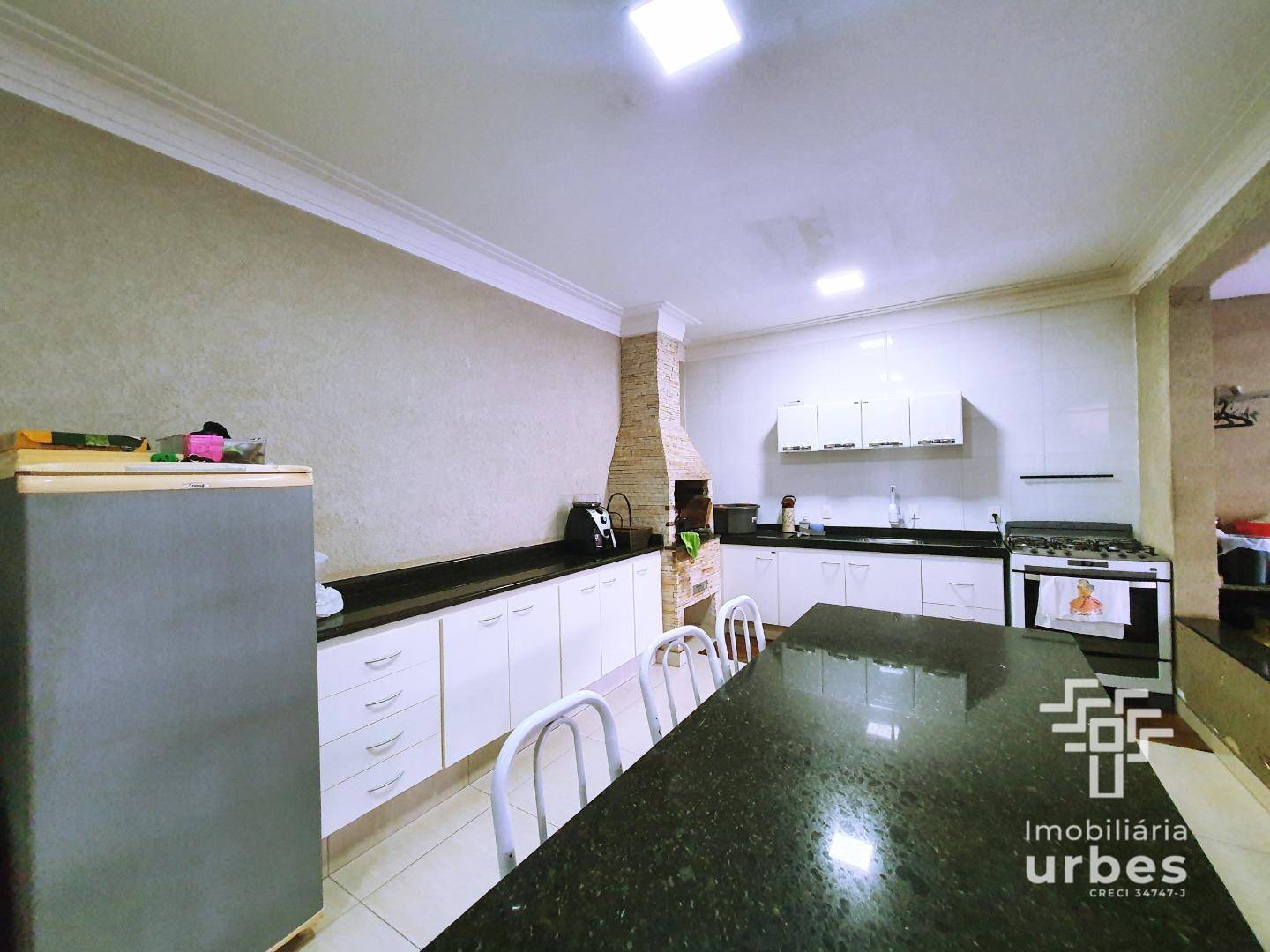 Casa, 3 quartos, 240 m² - Foto 28