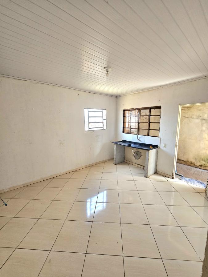 Casa à venda com 1 quarto, 330m² - Foto 3