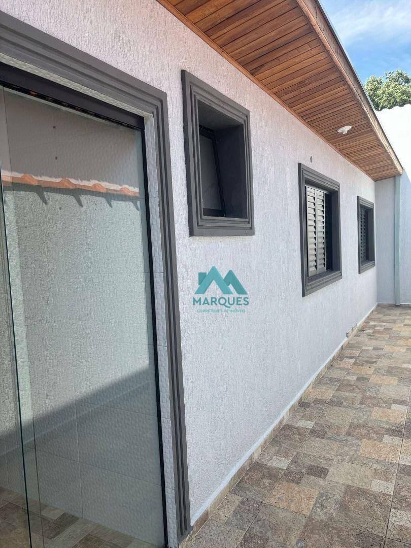 Casa à venda com 3 quartos, 110m² - Foto 2