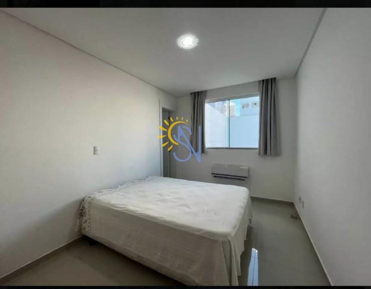 Apartamento para alugar com 3 quartos, 130m² - Foto 13