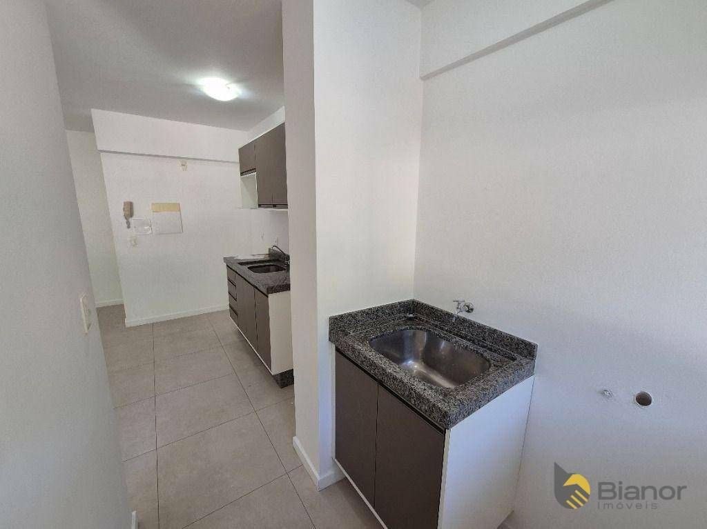 Apartamento para alugar com 3 quartos, 75m² - Foto 8