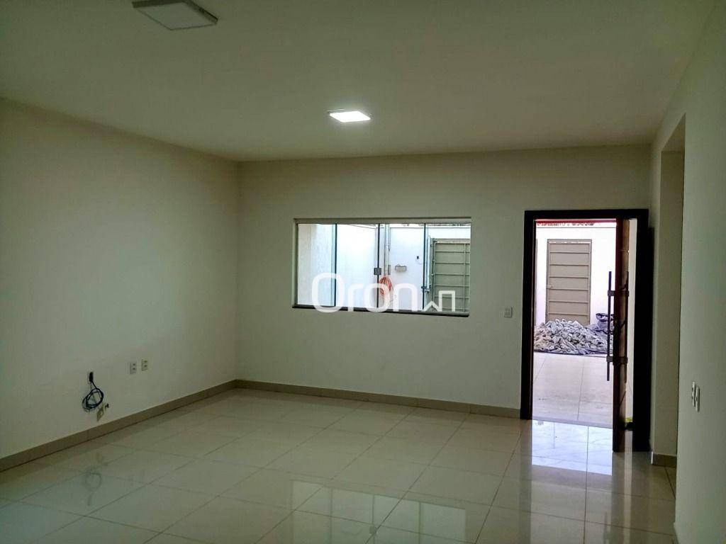 Casa à venda com 3 quartos, 200m² - Foto 3