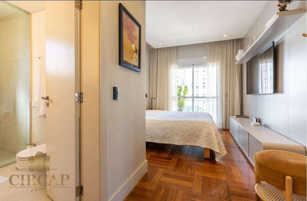 Apartamento à venda com 3 quartos, 210m² - Foto 14